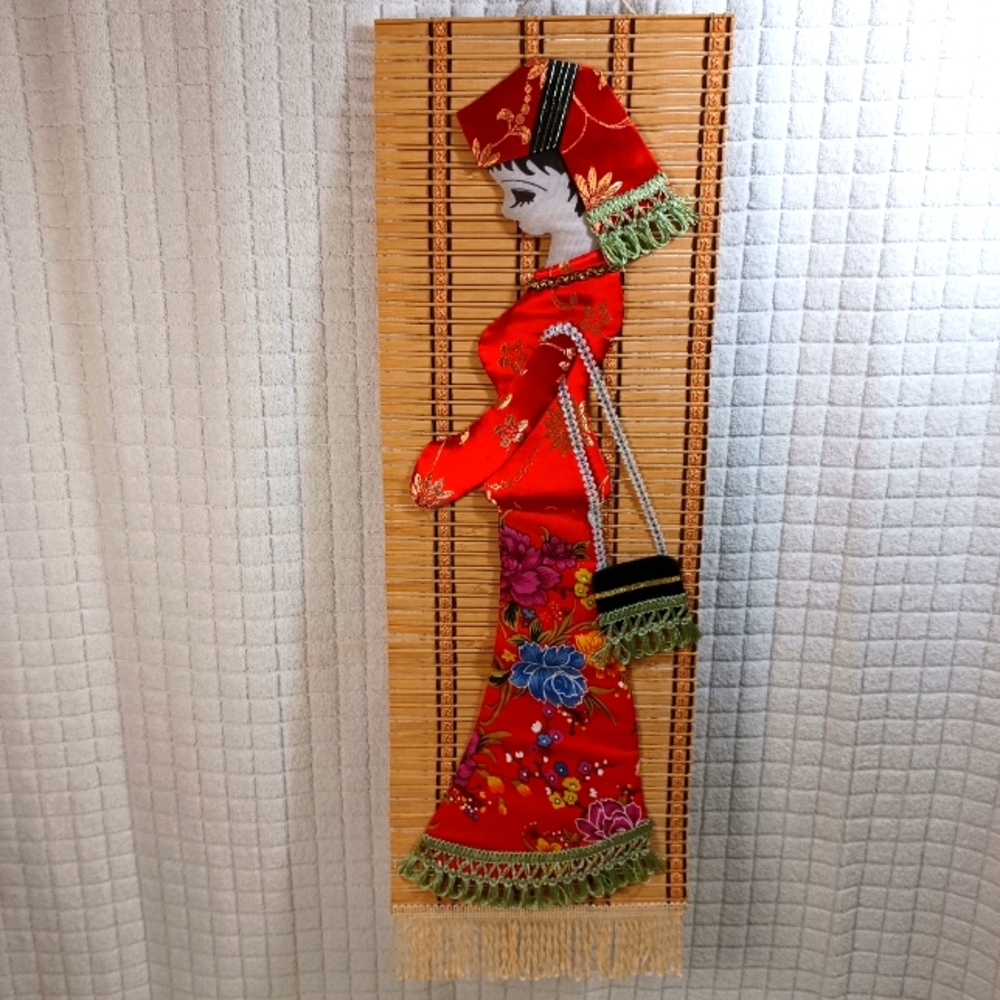 Vintage 3D Geisha Girl Wall Scroll Wall Decor